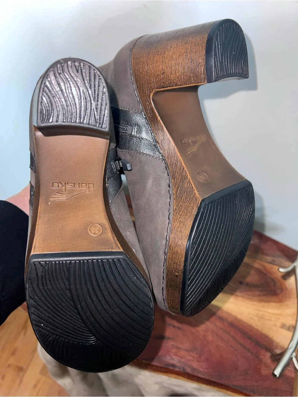 Dansko Dora Gray Leather Suede Ankle Boots Booties Size 38 Metallic Trim